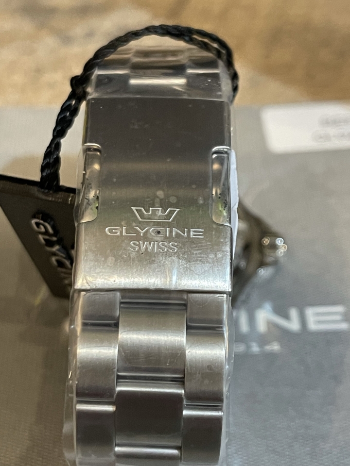 「開箱」DROP + GLYCINE combat sub “SODA” Special Edition watch