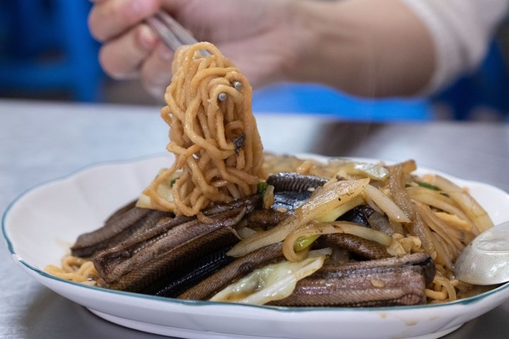 探訪美食之都！挖掘台南道地小吃、來去台版撒哈啦沙漠拍美照