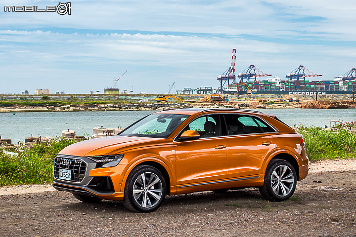 Audi Q8 55 TFSI quattro S line 試駕|霸氣懾人的旗艦休旅!
