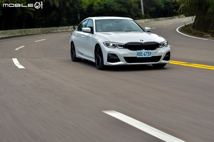 BMW 330i Midnight 夜型版試駕 │ 烈日同樣精彩,格調與超值同時享有!