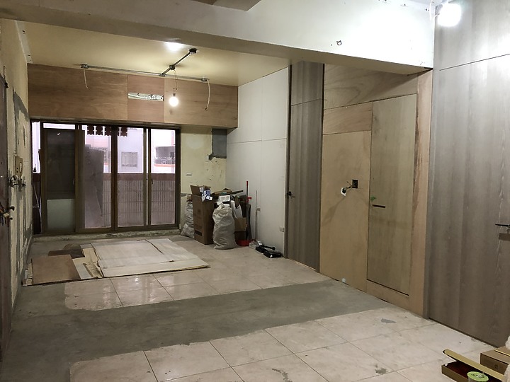 ［開箱］高雄20年中古屋翻新，輕工業森林風單身男子共享空間