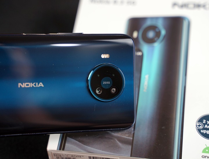 意外來的Nokia 8.3心得,夜拍驚艷