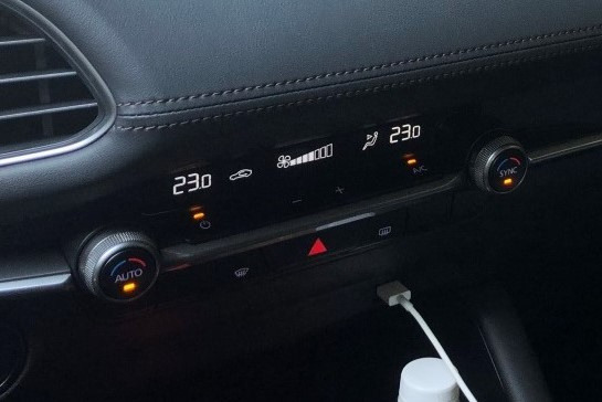 【分享】平價進口兼顧質感首選？ Mazda 3 5D一週試駕心得