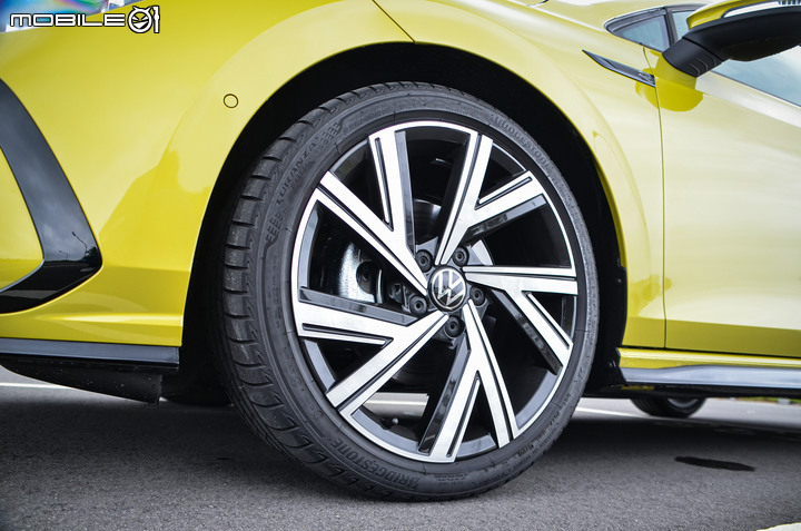 【搶先看】Volkswagen第8代Golf 280 eTSI R-Line 初步試駕體驗分享,耳目一新亦忠於原味