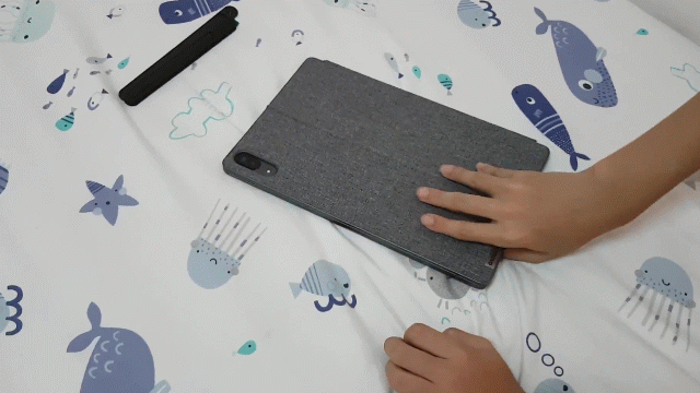 宅在家的好幫手!Lenovo Tab P11 Pro "孩子們的第一台類筆電平版“!