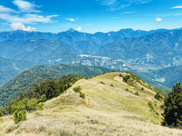 台中和平|志佳陽大山.百岳單攻聖品,陡上1700公尺享受群山環繞美景