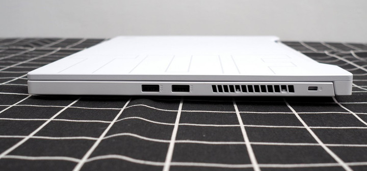 極簡純白體驗 ASUS TUF DASH F15 FX516PM 星耀白開箱