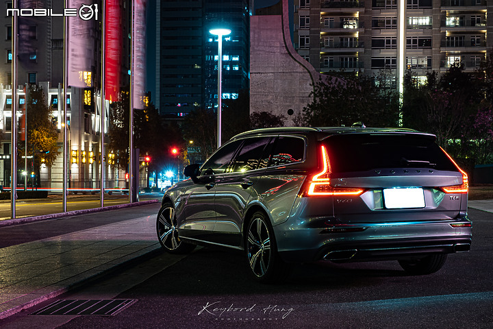 【Volvo V60 T6 Recharge 開箱】