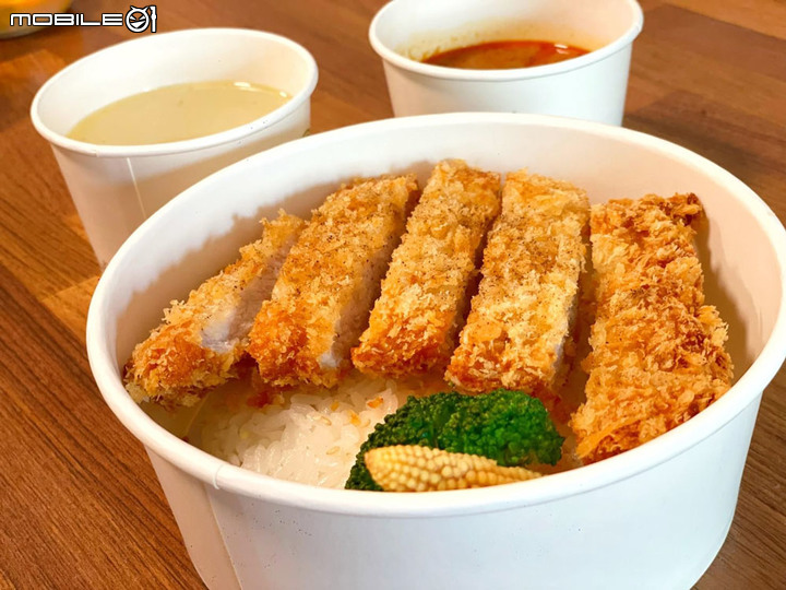 點我看大圖 【嘉義美食餐廳/黃燜雞】外帶也能折價,滿百送十折價券|防疫期間人氣外帶餐點|嘉義西區外帶首選|防疫外帶嘉義美食