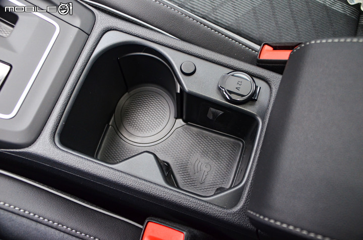 Volkswagen第8代Golf 280 eTSI R-Line 試駕;招牌菜色準備上桌!