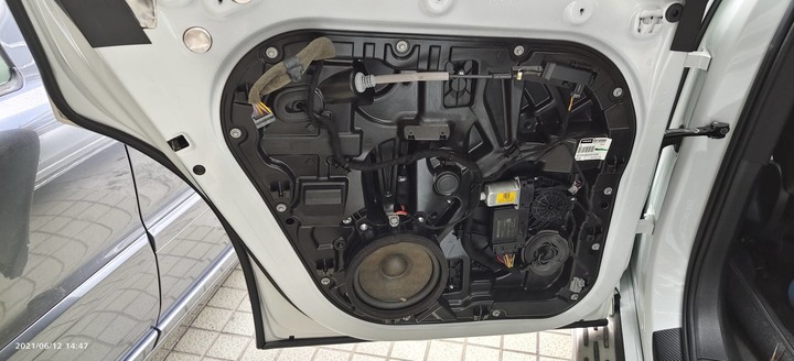 2016 Volvo XC90 D5 M+的DIY改裝Bowers&Wilkins音響升級歷程