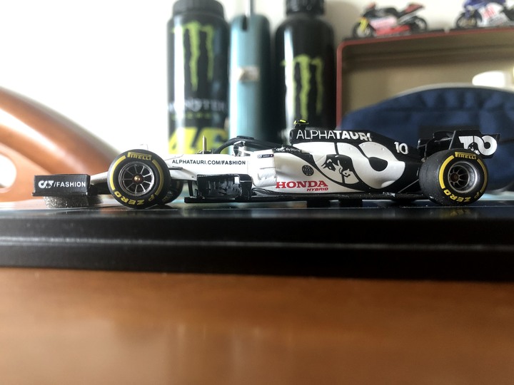 spark 1/43 gasly 2020 monza 首勝紀念版開箱 (圖少微開箱)