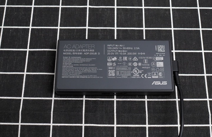 極簡純白體驗 ASUS TUF DASH F15 FX516PM 星耀白開箱