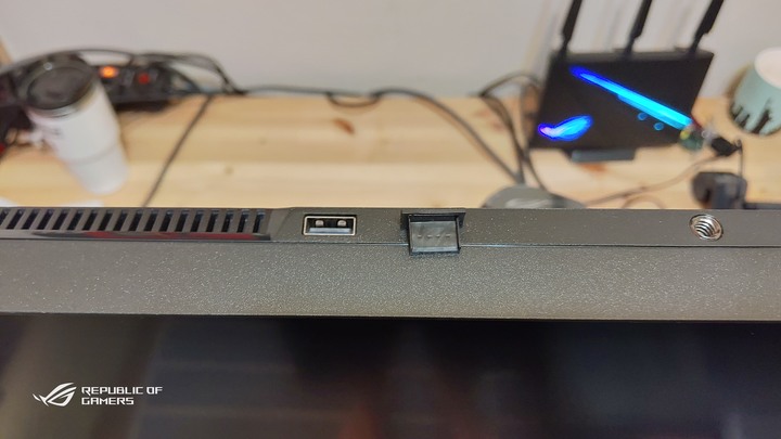 ROG PG32UQX - 4K 144Hz DSC Mini LED HDR顯示器之王(簡單開箱-圖文多)