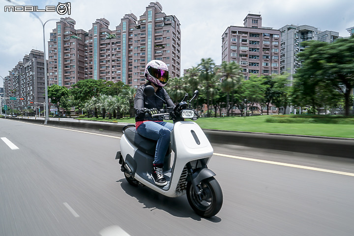 Gogoro VIVA MIX Keyless 鏈條版試駕|入門電動車中的超值選擇