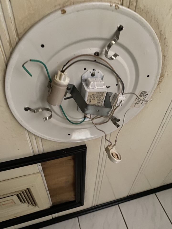 想要更換變電器座