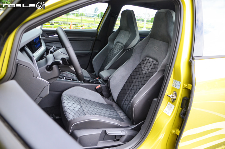 Volkswagen第8代Golf 280 eTSI R-Line 試駕;招牌菜色準備上桌!