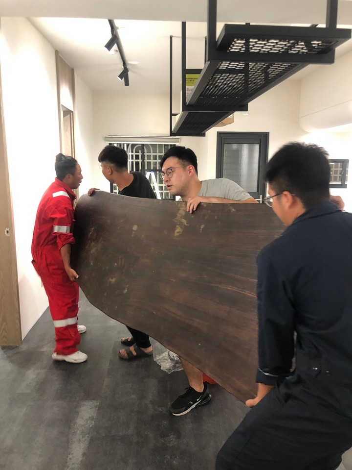 ［開箱］高雄20年中古屋翻新，輕工業森林風單身男子共享空間