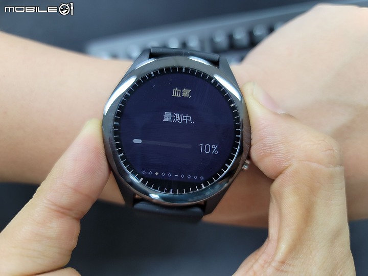 因血氧爆紅的ASUS VIVOWATCH SP簡單分享