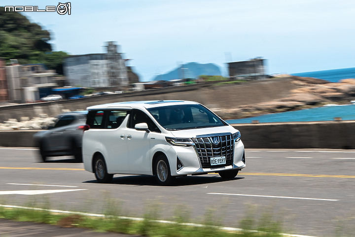 Toyota Alphard 新年式試駕|電子後視鏡加持、表現更臻完美!