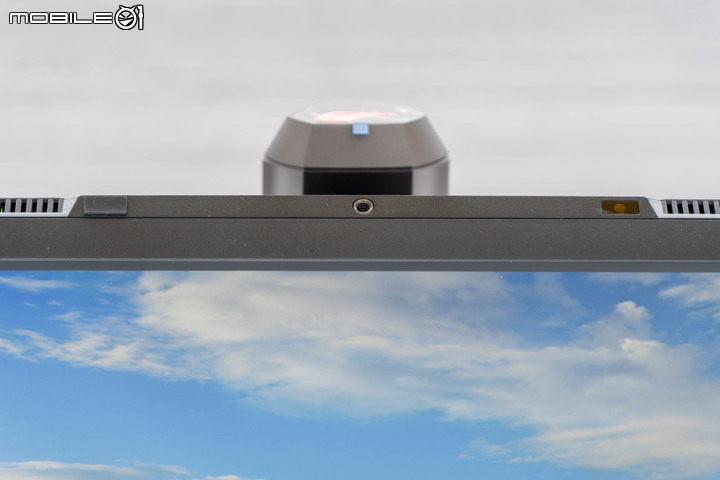 ROG SWIFT PG32UQX 電競螢幕開箱體驗 以 Mini LED 技術達成超細膩畫質演出