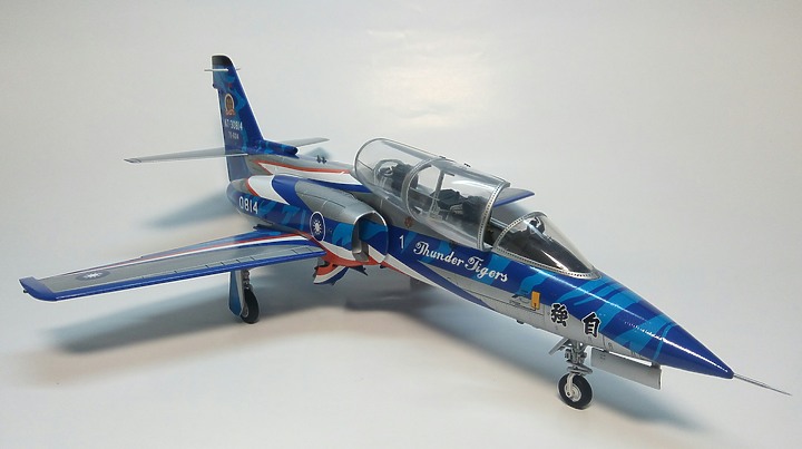 點我看大圖 FREEDOM 1/48 AT-3 自強號教練機