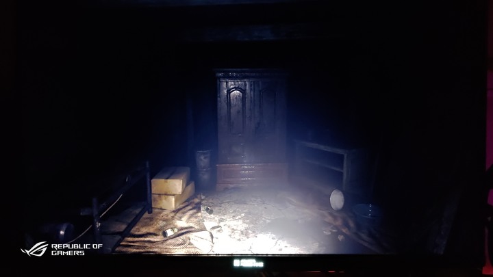 ROG PG32UQX - 4K 144Hz DSC Mini LED HDR顯示器之王(簡單開箱-圖文多)