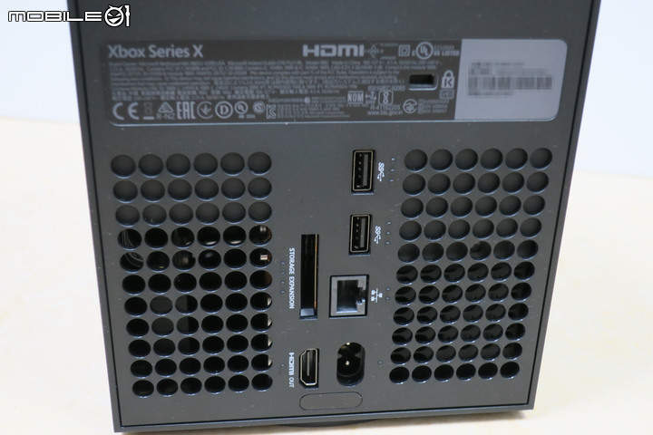 點我看大圖 Xbox Series X 簡易開箱 之 - 終於到貨了...