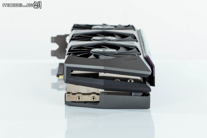 ZOTAC GAMING GeForce RTX 3080 Ti AMP Holo 顯示卡開箱實測 緊緻身形內的效能選擇