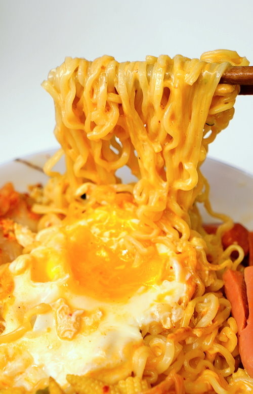 韓式炒泡麵．10分鐘上桌的美味家庭料理!