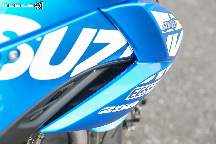 SUZUKI GIXXER 250 試駕｜當家油冷技術下放 日系白牌街跑新體驗