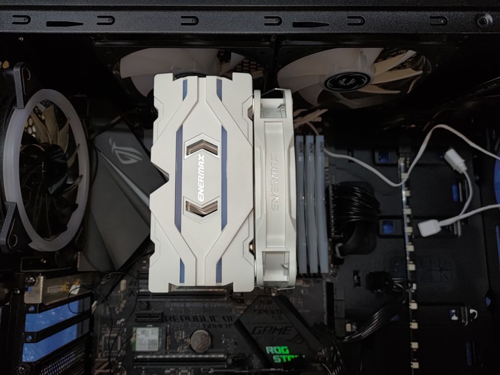 清涼一夏 白色塔散 安耐美 ENERMAX ETS-F40-W-ARGB 裝機心得