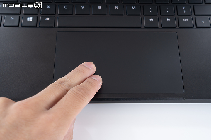 Razer Blade 15 Advanced with Thunderbolt 4 Chroma 薄型電競重磅效能