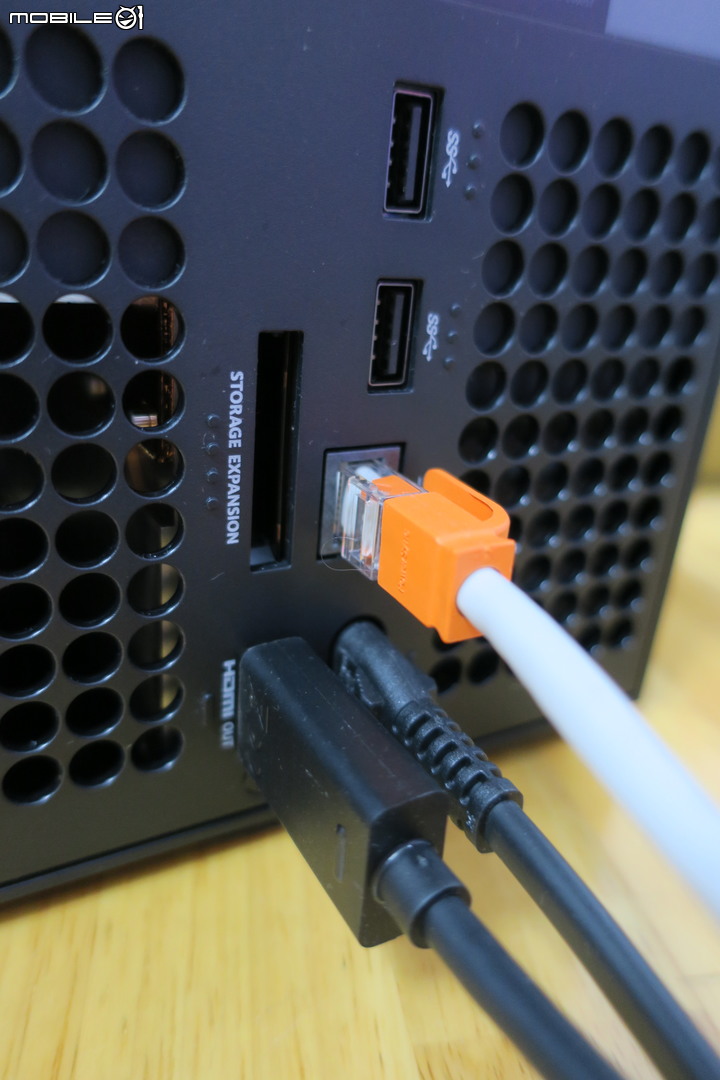 點我看大圖 Xbox Series X 簡易開箱 之 - 終於到貨了...