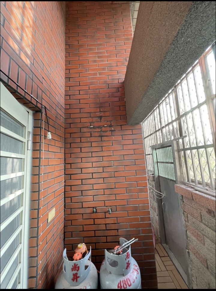 社區一樓我家陽台圍牆算公共設施嗎
