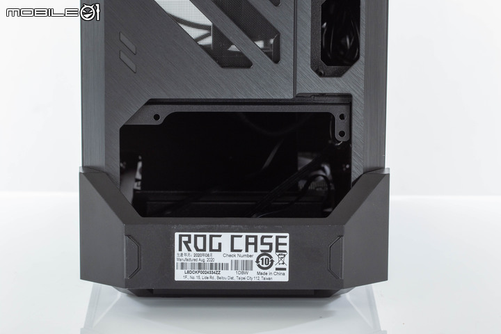 ROG Z11 電競機殼開箱試用 以斜向擺主機板真能提高性能?