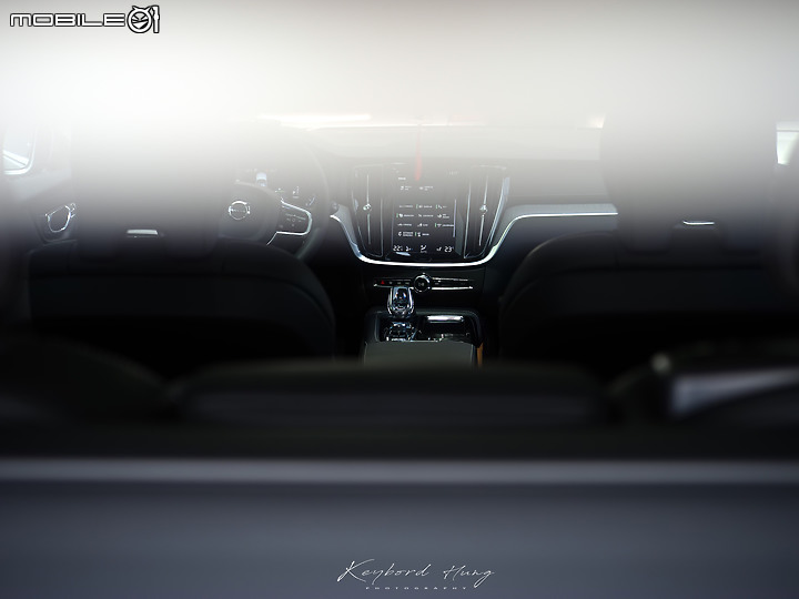 【Volvo V60 T6 Recharge 開箱】