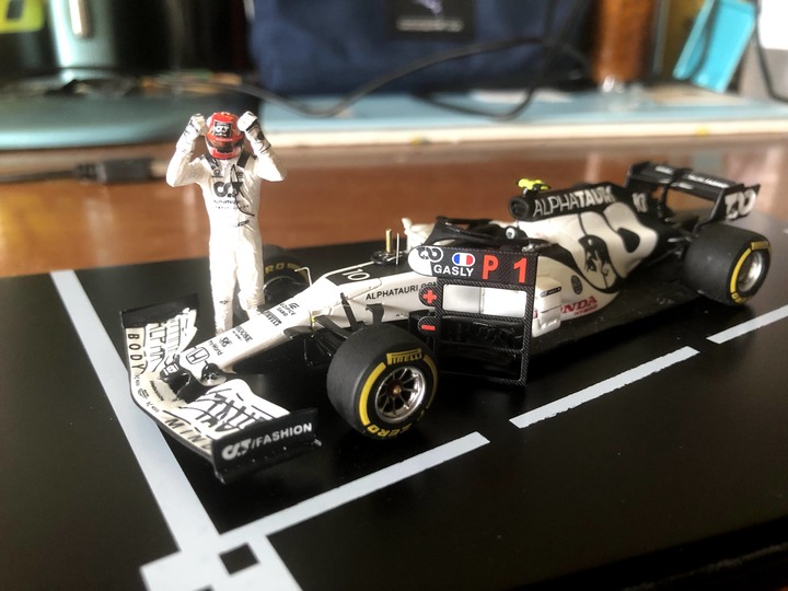 spark 1/43 gasly 2020 monza 首勝紀念版開箱 (圖少微開箱)