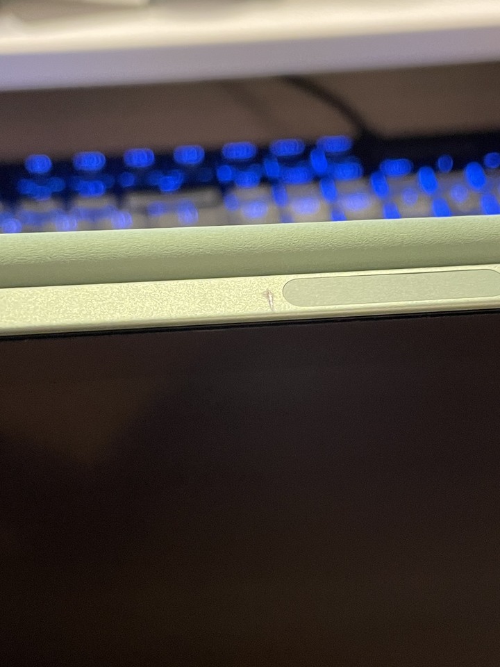 Apple Pencil充電處掉漆