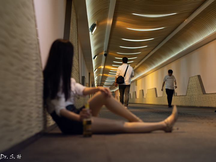 地道失戀妹子.....X的, 拍著又歪掉了