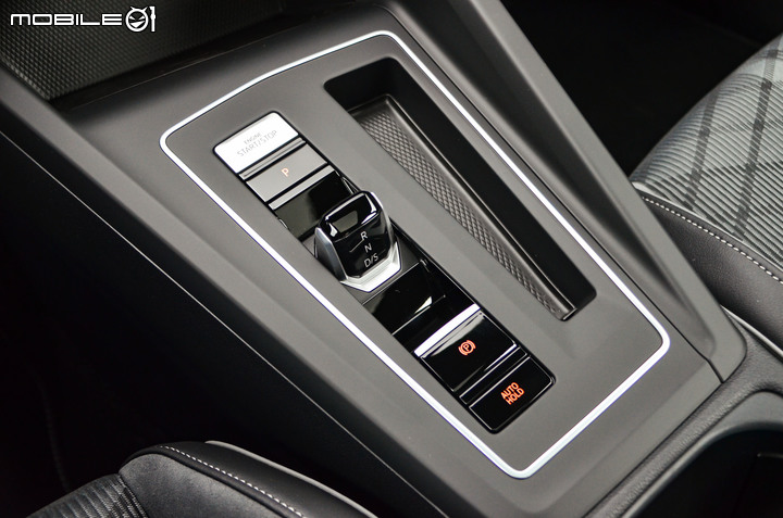 Volkswagen第8代Golf 280 eTSI R-Line 試駕;招牌菜色準備上桌!