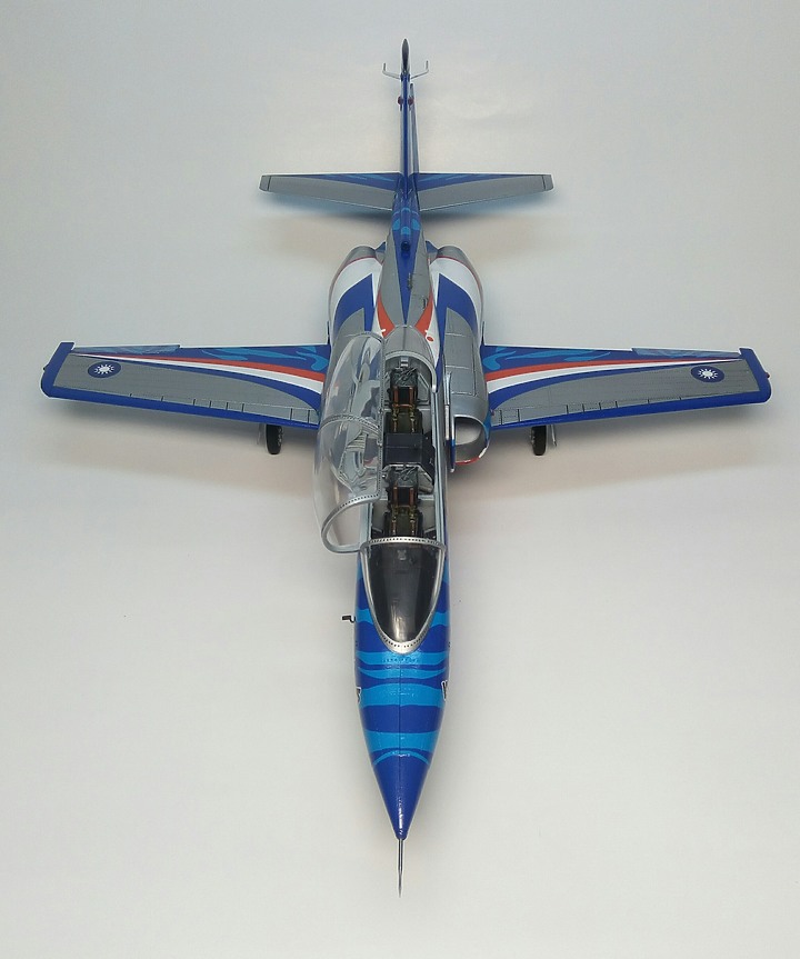 點我看大圖 FREEDOM 1/48 AT-3 自強號教練機