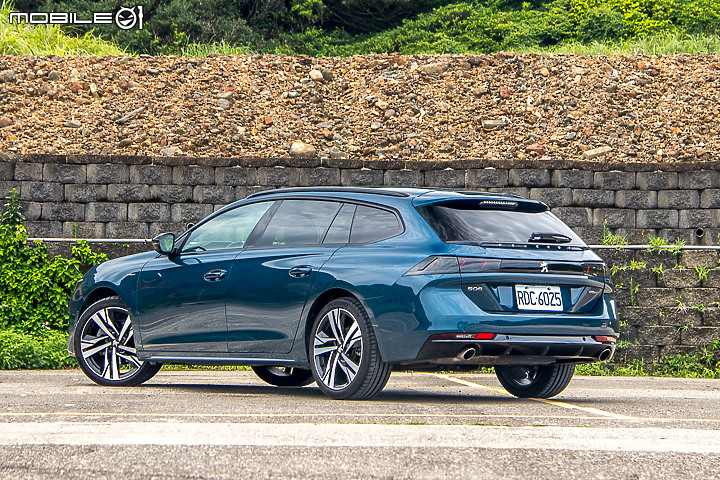 VW Arteon Shooting Brake v.s Peugeot 508 SW ｜200 萬級美型 Wagon 對決！