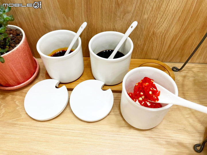 點我看大圖 【嘉義美食餐廳/黃燜雞】外帶也能折價,滿百送十折價券|防疫期間人氣外帶餐點|嘉義西區外帶首選|防疫外帶嘉義美食
