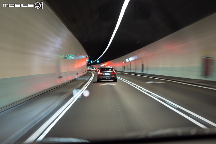 【Volvo V60 T6 Recharge 開箱】