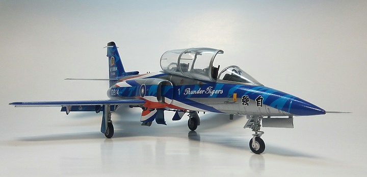 點我看大圖 FREEDOM 1/48 AT-3 自強號教練機