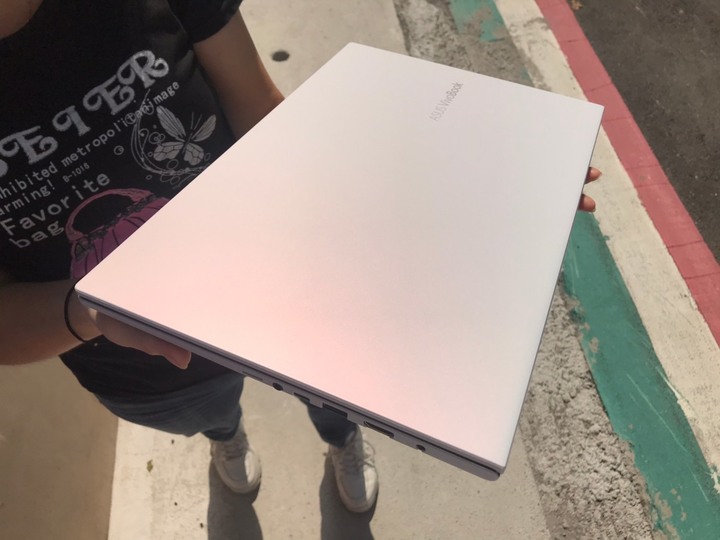 [OL 出任務]VIVOBOOK X513 大螢幕加窄邊框，居家辦公、娛樂優選