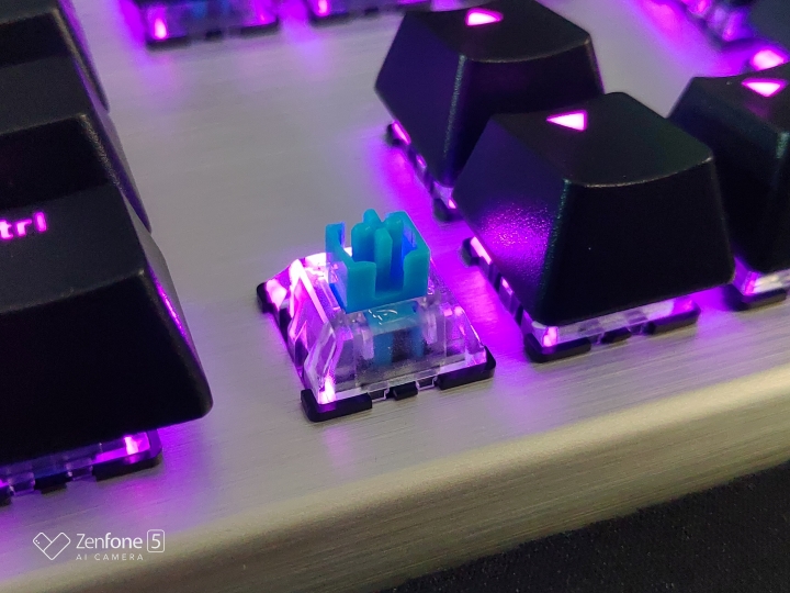 CoolerMaster CK351 光軸 RGB 機械式鍵盤 中文 青軸