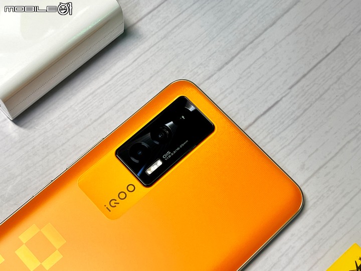 「 開箱 」iQOO Neo 5 簡單開箱 - 與 Vivo X60 Pro 高度相似,挑戰拍照最美遊戲手機