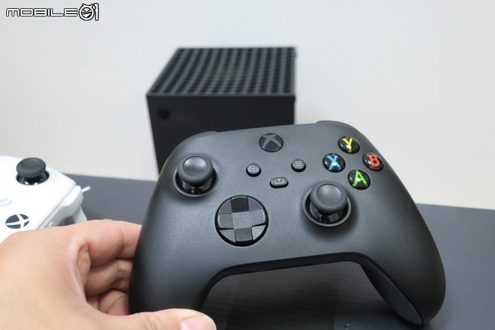 點我看大圖 Xbox Series X 簡易開箱 之 - 終於到貨了...